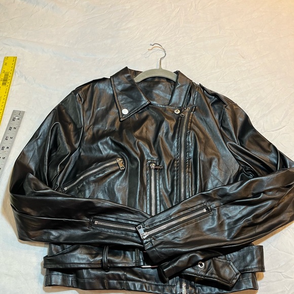 SHEIN Black faux leather  Biker Jacket size 6 - Picture 2 of 7